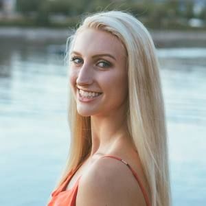 Meet your Posher, Courtney